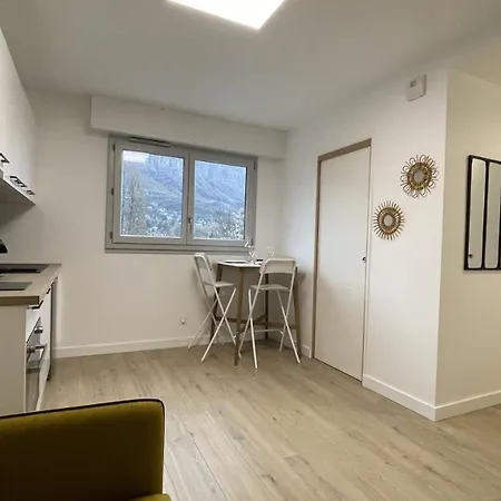 Apartment L'innovale - Inria / Naver Labs *